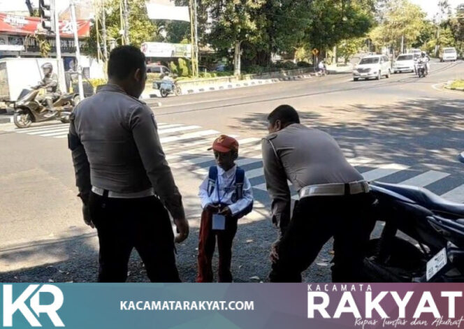
					Siswa SDN Kebingungan Saat Pulang Sekolah, Satlantas Polres Gresik Langsung Antar ke Rumah Orang Tua 