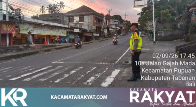 
					*Hadir di Simpang Pasar Pupuan, Polsek Pastikan Situasi Lalin Tetap Aman dan Lancar*
