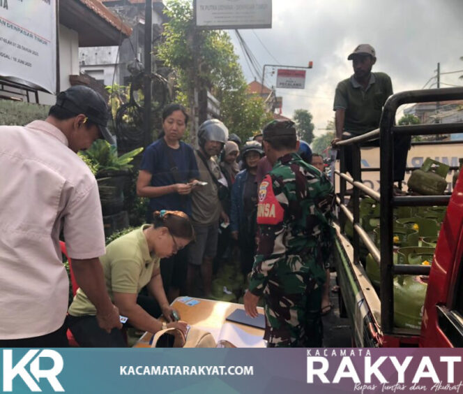 
					Babinsa: Kelangkaan Gas & Tekan Inflasi, Pasar Murah LPG 3 Kg Digelar di Denpasar Timur