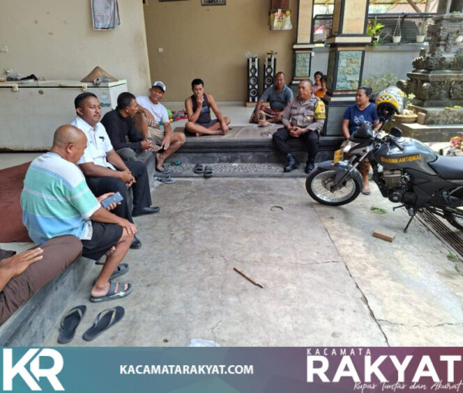 
					Hadir Di Tengah Masyarakat, Bhabinkamtibmas Polsek Abiansemal Perkuat Harkamtibmas
