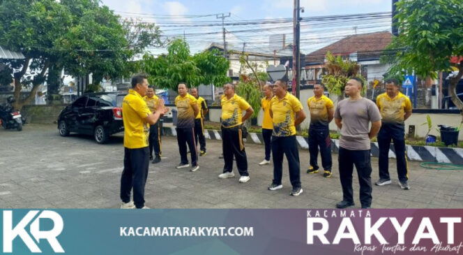 
					*Fokus Program GERCEP, Kapolsek Selemadeg Pimpin Olahraga Rutin