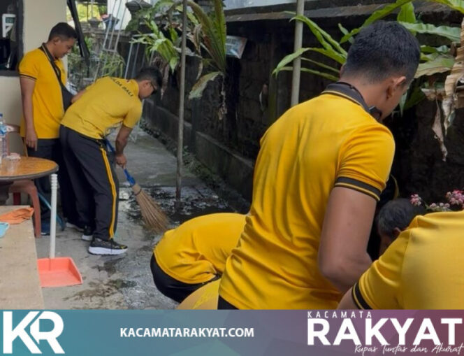 
					*Bag Log Polres Tabanan Jaga Kebersihan Lingkungan Kerja, Wujudkan Lingkungan Sehat dan Nyaman
