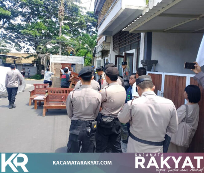 
					*Kapolsek Kediri Pimpin Pelaksanaan Pengamanan Eksekusi Sebidang Tanah Beserta Bangunan