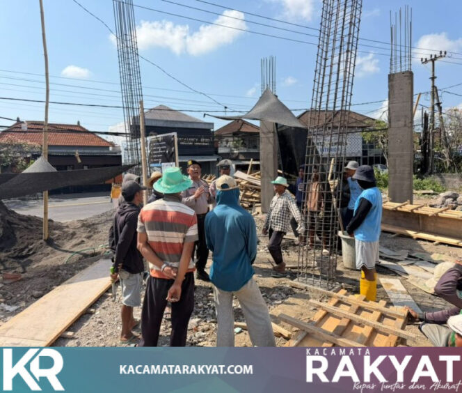 
					Sampaikan Pesan Kamtibmas, Polsek Denpasar Barat Laksanakan Kegiatan Sambang Dialogis
