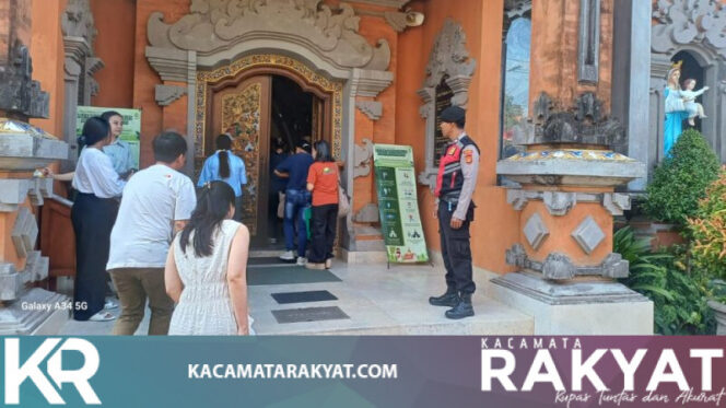 
					Beri Rasa Aman Umat, Polsek Kuta Utara Kawal Misa Minggu di Gereja Paroki Roh Kudus Babakan