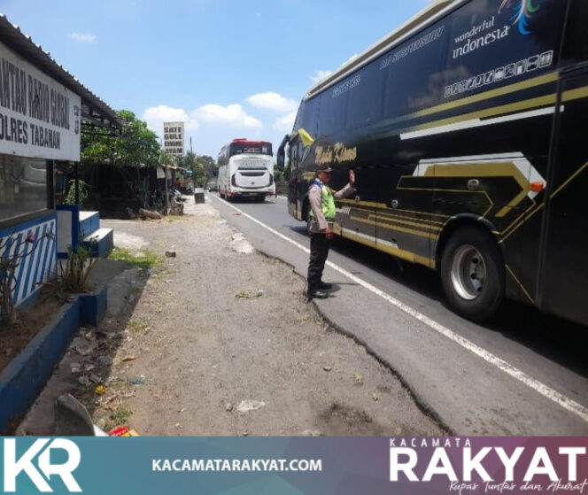 
					*Antisipasi Kemacetan dan Lakalantas, Polsek Kerambitan Rutin Siagakan Personel di Pos Radio Global