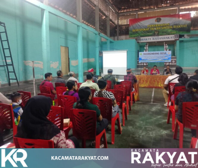 
					*Bhabinkamtibmas desa Banjar Anyar menghadiri Musrenbang Desa