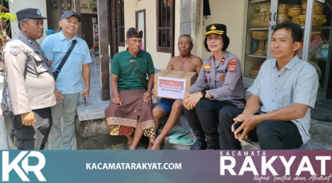 
					Kapolsek Blahbatuh Hadir Berbagi, Salurkan Bantuan Sosial Kepada Warga Di Banjar Pering