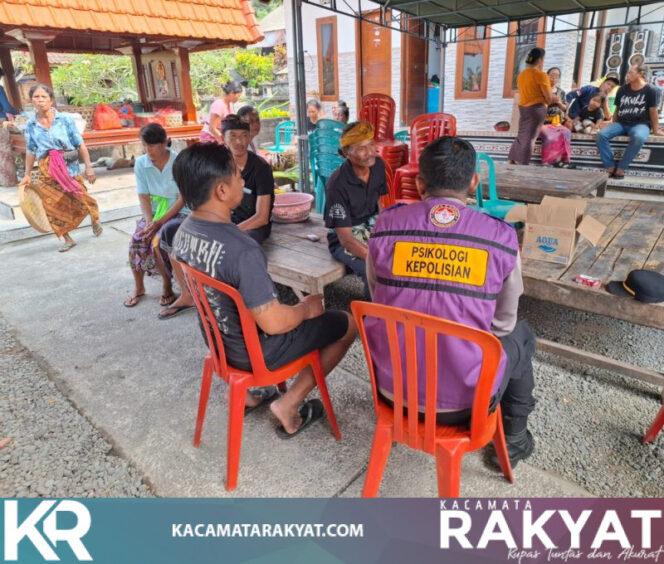 
					KaPolsek Selemadeg Barat Berikan Bimbingan Konseling dan Penguatan Kepada Keluarga Korban Tenggelam di Pantai Yeh Bakung*