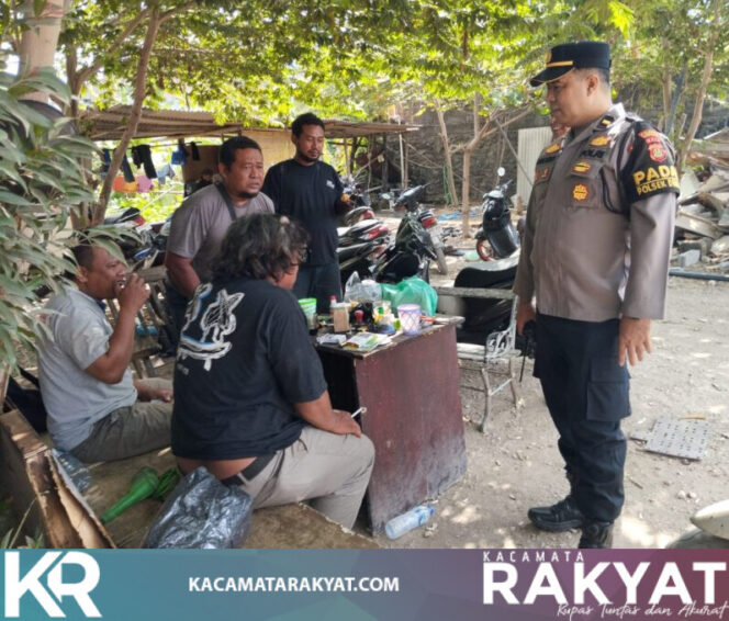 
					Cegah Gangguan Kamtibmas, Polsek Denpasar Barat Laksanakan Patroli Sambang Dialogis