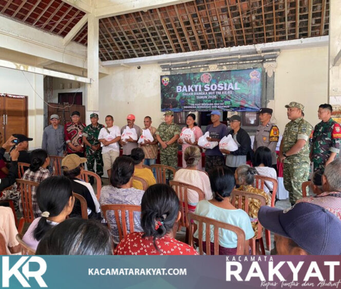 
					Sambut HUT TNI ke-81, Bhabinkamtibmas Desa Batuaji Polsek Kerambitan Kawal Pembagian Bansos Kodim 1619/Tabanan