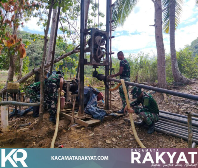 
					Di Tengah Terik Matahari Satgas TMMD Kodim 1613/Sumba Barat Terus Bergerak Untuk Melakukan Pengeboran Sumur Bor