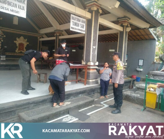 
					Bhabinkamtibmas Desa Megati melaksanakan Pengamanan giat Vaksinasi Rabies serentak untuk wilayah Desa Megati.