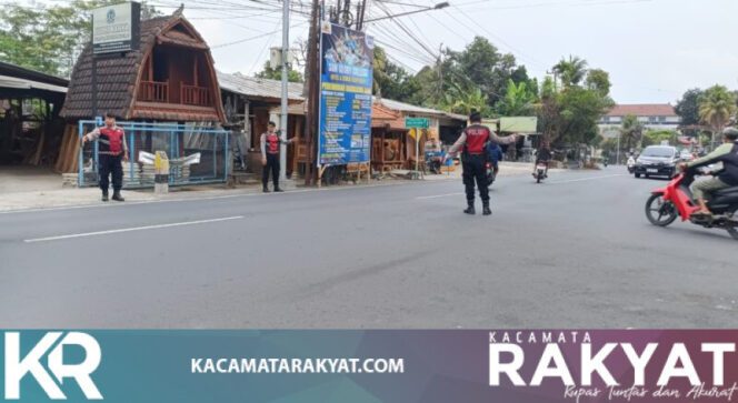 
					Cegah Kemacetan & Berikan Rasa Aman, Polsek Abiansemal Intensifkan Pengaturan Lalu Lintas Sore Hari