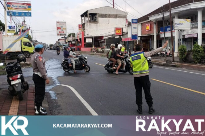 
					*Cegah Kemacetan Jam Sibuk Pagi, Polsek Selemadeg Gelar Strong Point*