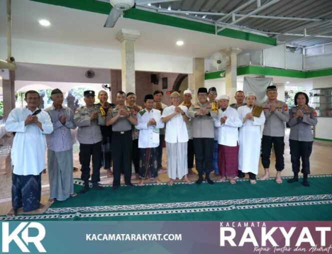 
					Kapolres Gianyar Ajak Masyarakat Perangi Narkoba dan Tangkal Hoaks melalui Program Subuh Keliling